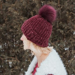 Skullies & Beanies Women's Chenille Pom Cuff Cap - Burgundy - C118W4OCO2E $14.37